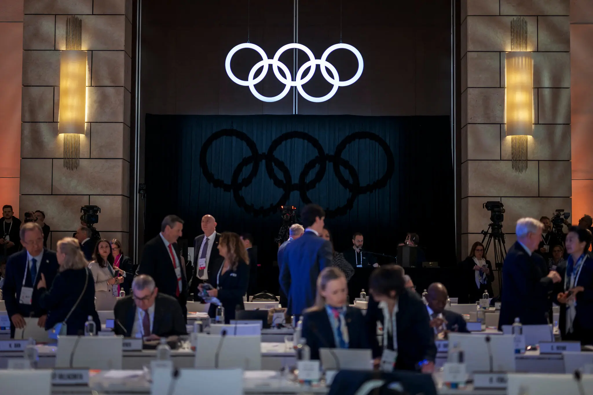 Неймовірна гонка за президентство МОК стає ще жорсткішою та особистіснішою